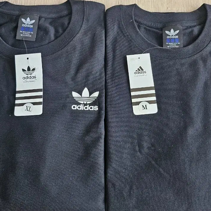 [BUNJANG] Adidas Graphic T-Shirt (Black, M/XL) / 새상품)아디다스 반팔티 M/XL 검정 커플티