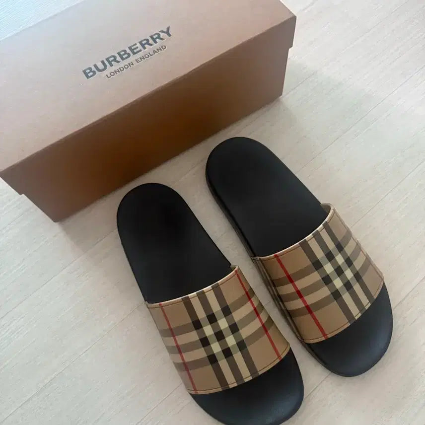 [BUNJANG] Burberry Slides / 버버리 슬리퍼