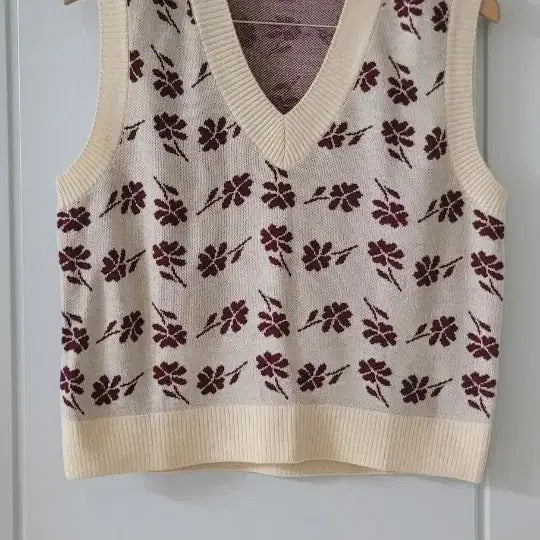 [BUNJANG] Floral Vest (Ivory/Burgundy) / 플라워 조끼