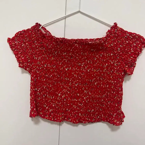 [BUNJANG] Red Flower Smocked Off-Shoulder Crop Blouse / 레드 플라워 스모킹 오프숄더 크롭 블라우스