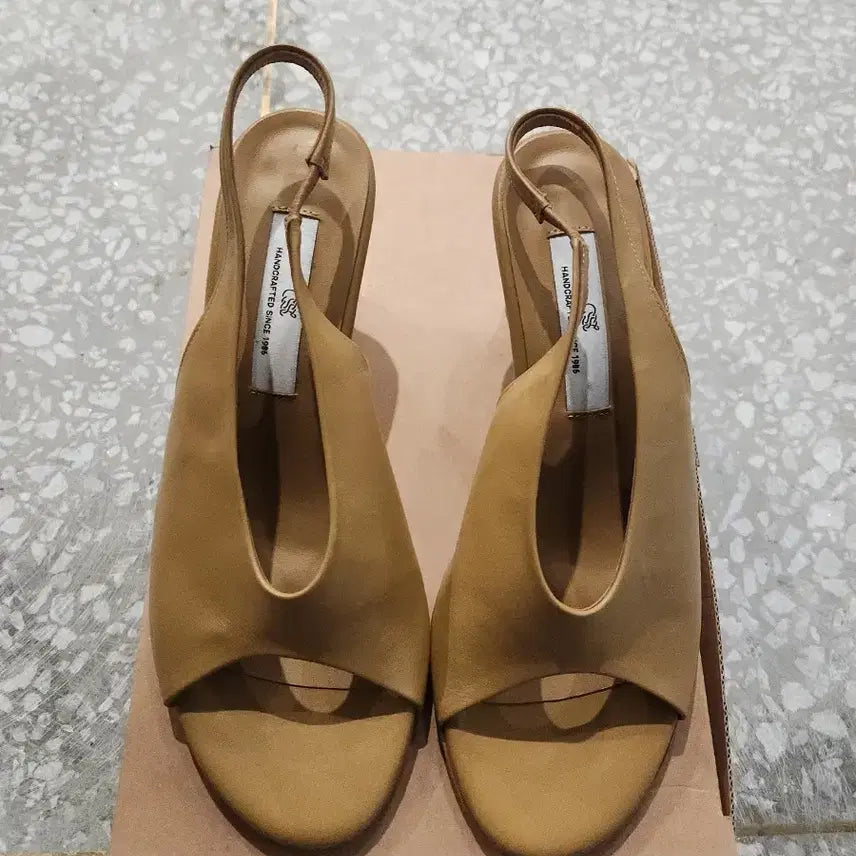 [BUNJANG] Handmade Mules Sandals - Camel, Size 240 / 수제화 샌들 240