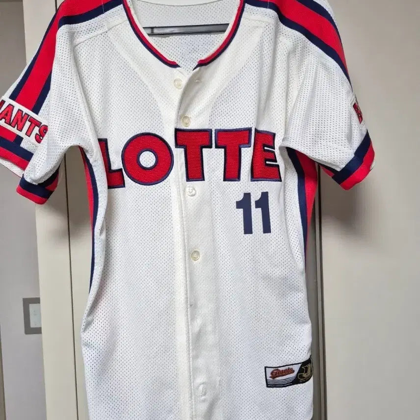 [BUNJANG] Lotte Giants Old Uniform Size 100 Choi Dong-won Jersey / 롯데자이언츠 올드 유니폼 100사이즈 최동원 마킹 판매합니다.