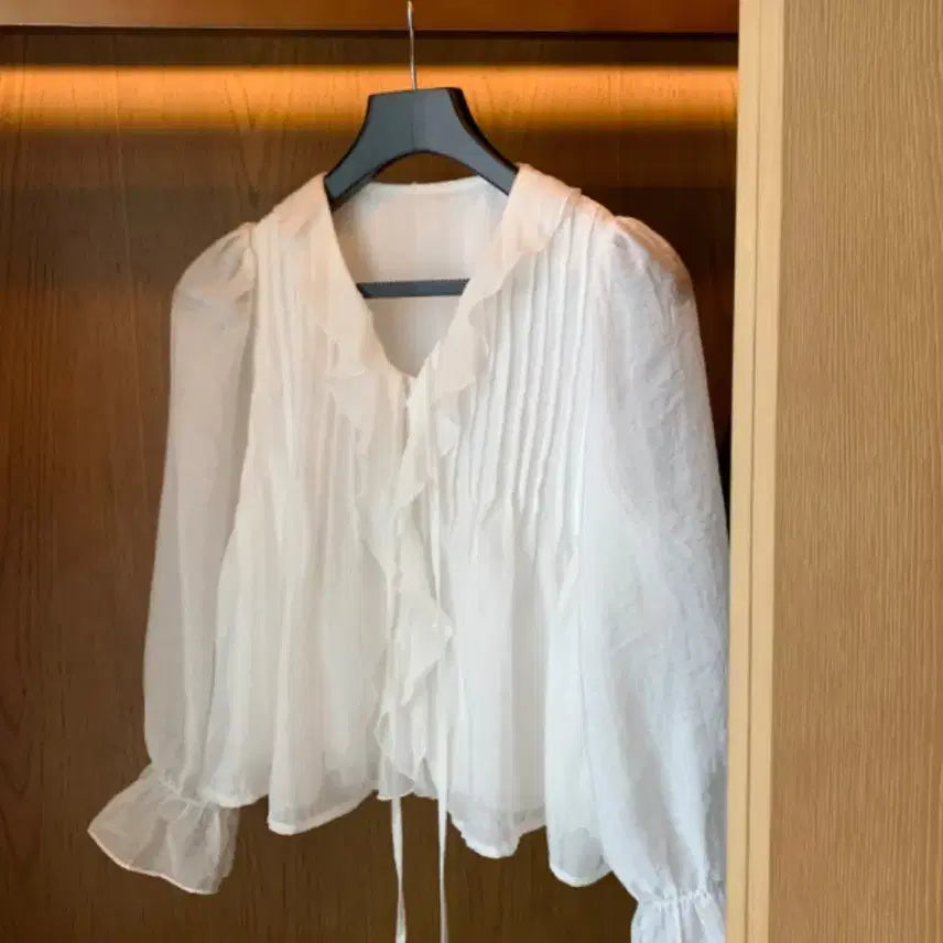 [BUNJANG] Frill Blouse (Cream) / 프릴 블라우스(크림)