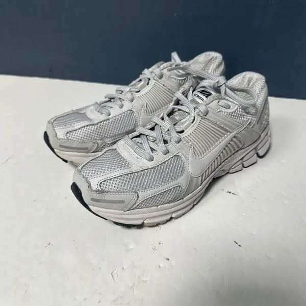 [BUNJANG] Nike Zoom Vomero 5 'Vast Grey' Sneakers / 245 나이키 줌보메로5 바스트그레이 스니커즈