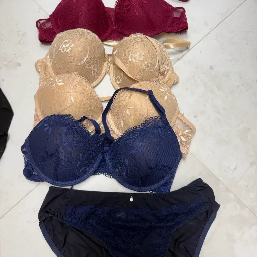 [BUNJANG] Lace Bra Set (Black/Navy/Beige/Wine) Size 80B / 레이스 브라 세트 (블랙/네이비/베이지/와인) 80B