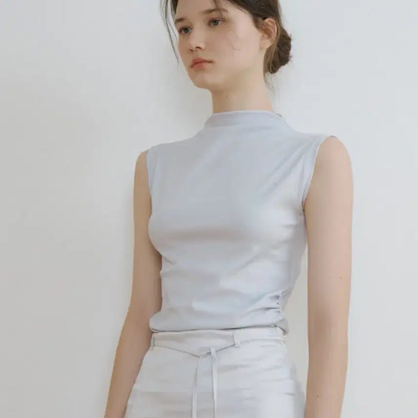 [BUNJANG] Reorg Mock Neck Sleeveless Tank Top - Sorbet Color / 리올그 반목 슬리브리스 나시 탑 소라색