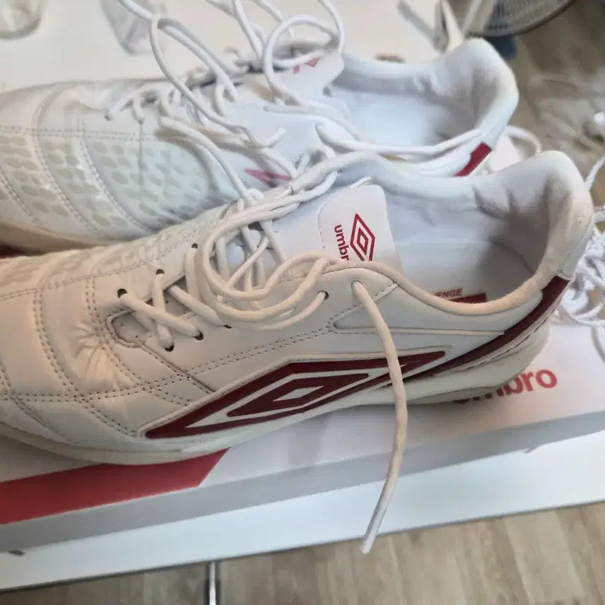 [BUNJANG] Umbro Revenge Premium Plus 260 Shoes / 엄브로 리벤지 프리미엄 플러스 260 판매