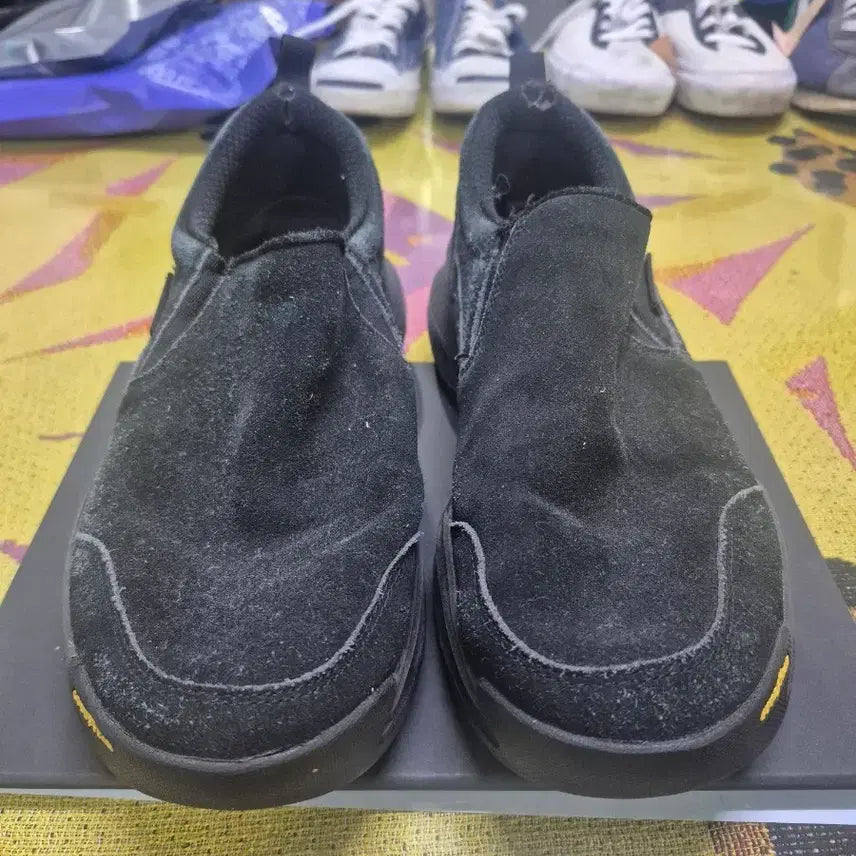 [BUNJANG] Skechers Black Suede Slip-On Shoes 270 / 270 스케쳐스 블랙 스웨이드 슬립온 신발