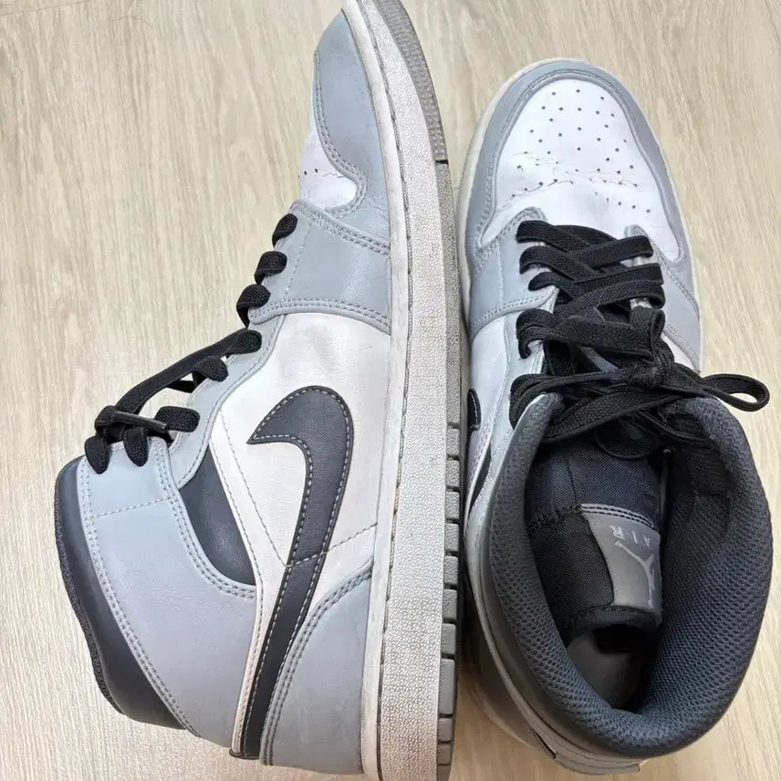 [BUNJANG] Air Jordan 1 Mid Light Smoke Grey US 9.5 / 조던1 미드 라이트 스모크 그레이 275