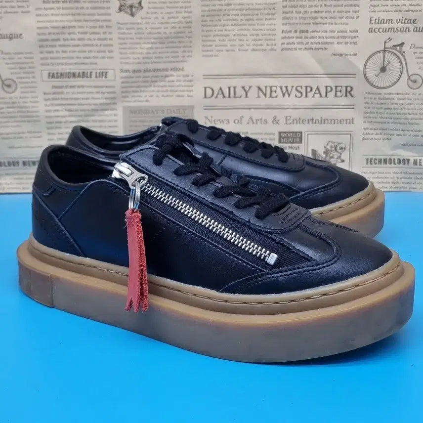 [BUNJANG] Romantic Crown x Chesswick Collaboration Sneakers / 로맨틱 크라운 x 치스윅 콜라보스니커즈230
