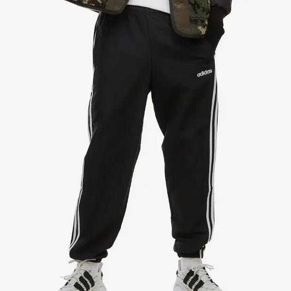 [BUNJANG] Adidas Essential 3S Wind Pants DQ3100 Black Size M / 아디다스 에센셜 3S 윈드 팬츠 DQ3100 사이즈 m사용감 거의 없어요하의/바지/남성용/부가기능: 방풍/긴바지/색상: 블랙 /출시가: 65,000원여러 중고사이트에도