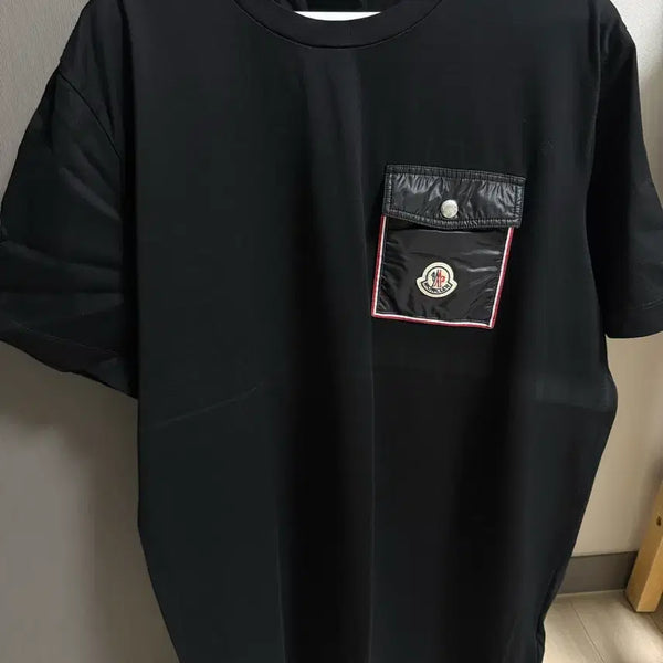 [BUNJANG] Moncler Logo Patch Pocket Short Sleeve T-Shirt / 몽클레어 로고 패치 포켓 반팔