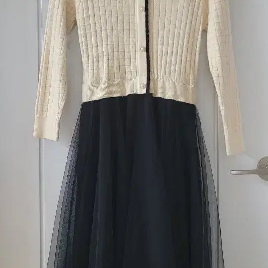 [BUNJANG] Heyrin Knit Tulle Skirt Color-Block Dress / 헤이린 니트 튤스커트 배색 원피스