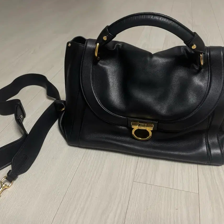 [BUNJANG] Salvatore Ferragamo Susanna Bag / 페레가모 수잔나백