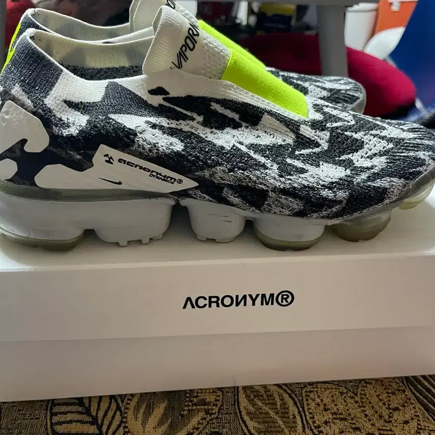 [BUNJANG] Nike Air VaporMax Flyknit Moc 2 Acronym AQ0996-001 / 나이키 에어 베이퍼맥스 플라이니트 MOC 2 아크로님 AQ0996-001 240
