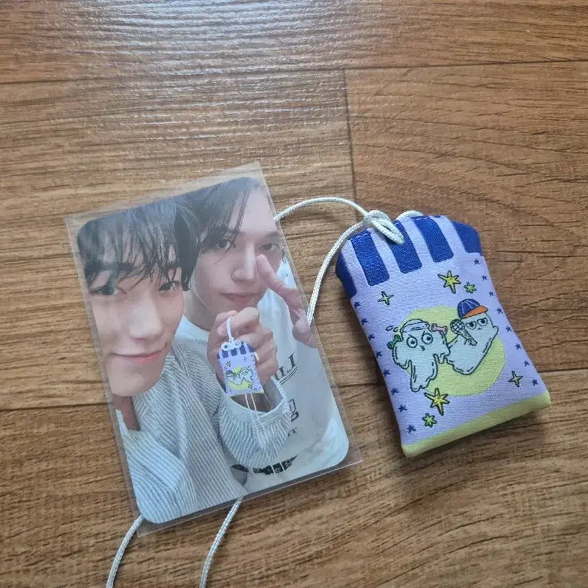 [BUNJANG] ATEEZ Fanmeeting ATINY Zone Umbrella Unit Photocard & Omamori Set / 에이티즈 팬미팅 에이티니존 우산 유닛포카