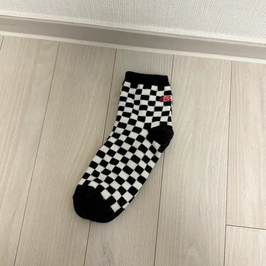 [BUNJANG] Vans Checkerboard Mid Length Crew Socks / 반스 체커보드 체크 미드 렝스 크루 삭스 양말