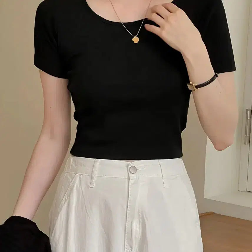 [BUNJANG] Coco Blanc Basic U-Neck T-Shirt (Black) / 코코블랑 기본 유넥 티셔츠(블랙)