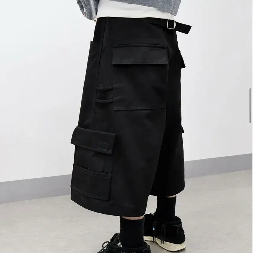 [BUNJANG] Kamien Kangaroo Bermuda Pants Black Size 3 / 카미엔 캥거루 버뮤다 팬츠 블랙 [3]