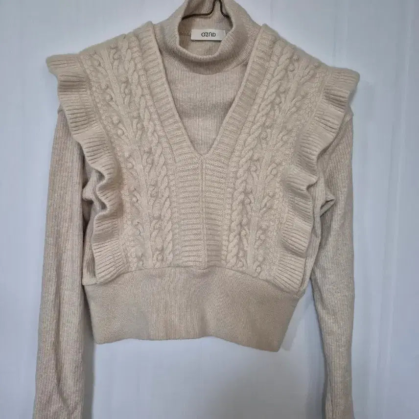 [BUNJANG] O'2nD Cable Knit Crop Sweater Beige / O'2nD 케이블 니트 크롭 스웨터 베이지 가-1
