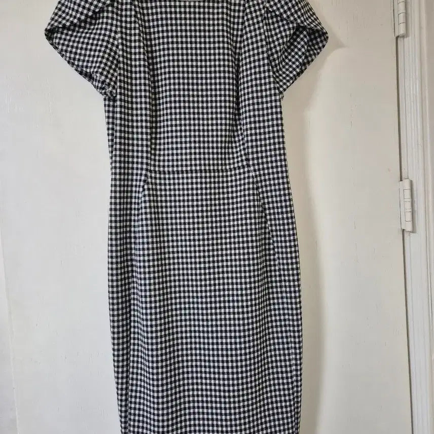 [BUNJANG] Calvin Klein Check Tulip Sleeve Midi Dress US8 / 캘빈클라인 체크무늬 튤립 소매 원피스 US8(66~66반)