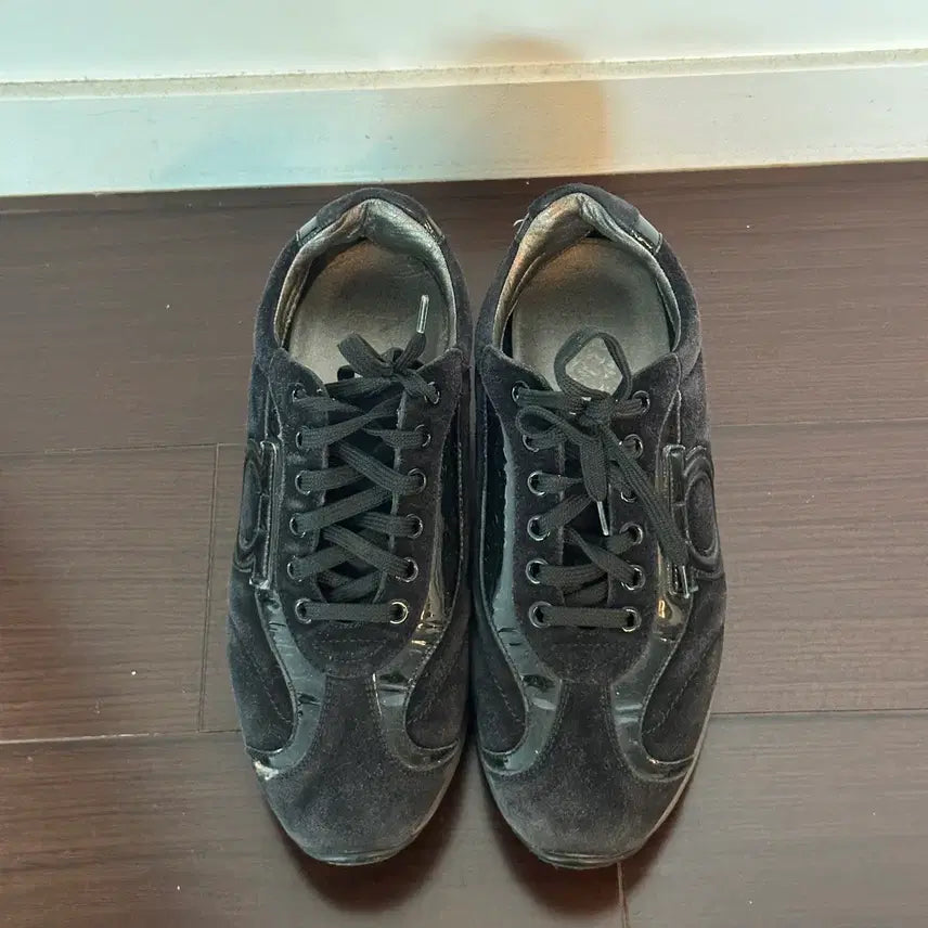 [BUNJANG] Salvatore Ferragamo Suede & Enamel Sneakers / 페라가모 스니커즈 230