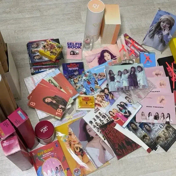 [BUNJANG] Red Velvet Merchandise Bundle / 레드벨벳 굿즈