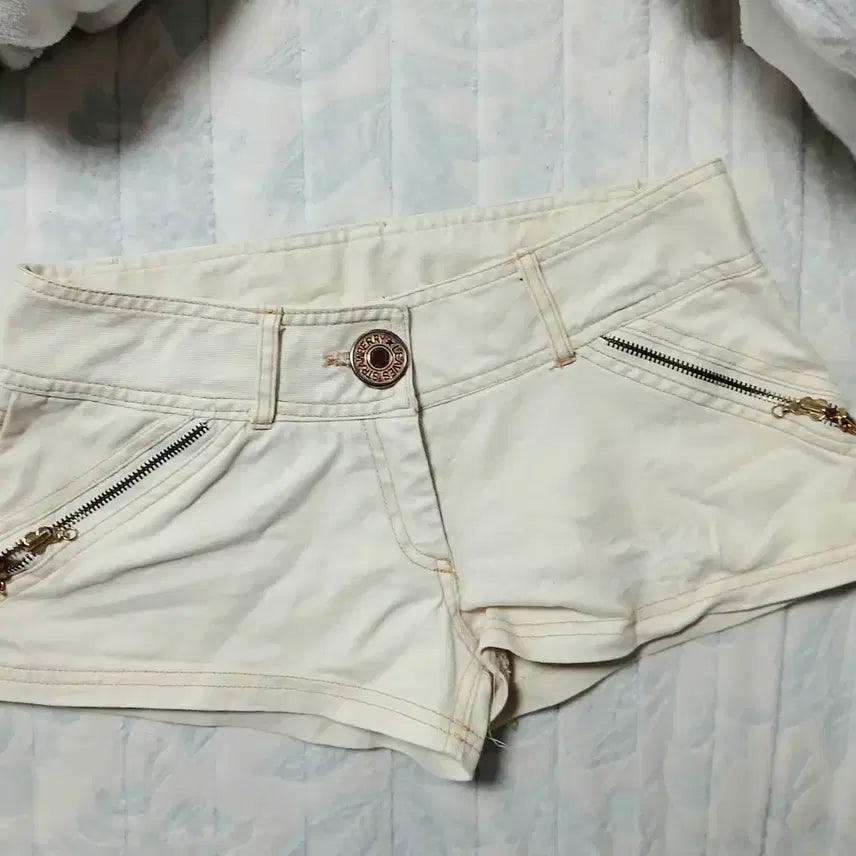 [BUNJANG] Gyaru Gold Hot Pants / 갸루골드핫팬츠
