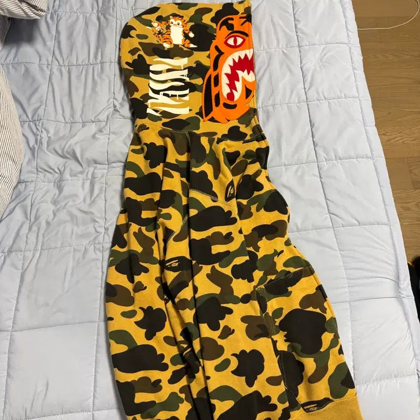 [BUNJANG] BAPE Tiger 1st Camo Full Zip Hoodie (Yellow/Green) / 베이프 후드집업 타이거1st (황계) XL 판매합니다