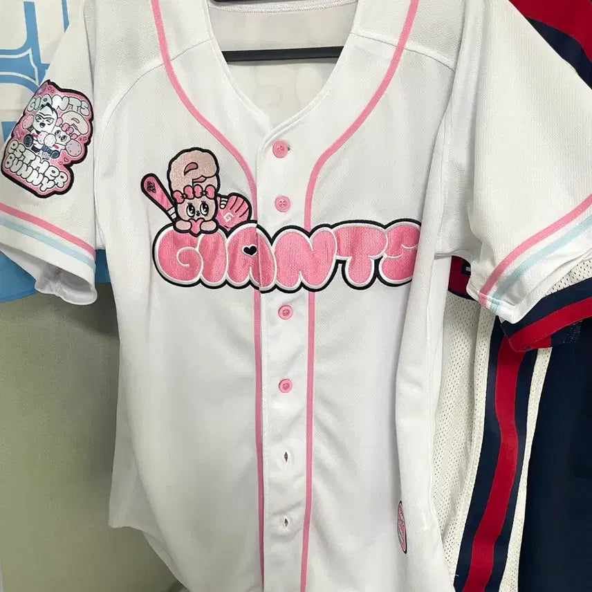[BUNJANG] Lotte Giants Esther Bunny White Uniform Yoon Dong-hee Size 95 / 롯데자이언츠 에스더버니 유니폼 화이트 윤동희 95사이즈