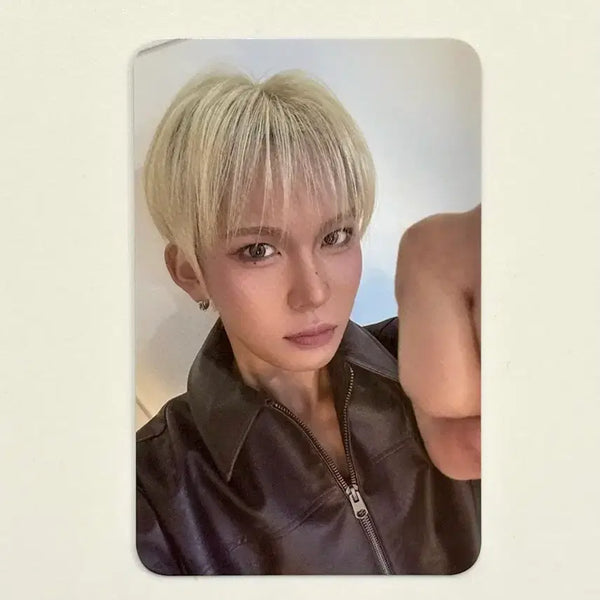 [BUNJANG] Xlov Hyun Photocard / Xlov 엑스러브 HYUN 현 포카 포토카드 pobs