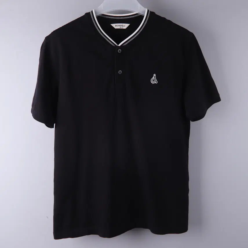 [BUNJANG] Beanpole Black Logo Embroidery Tipping Henley Neck T-shirt Short Sleeve (Size 100) / 빈폴 블랙 로고 자수 티핑 헨리넥 티셔츠 반팔 (100)