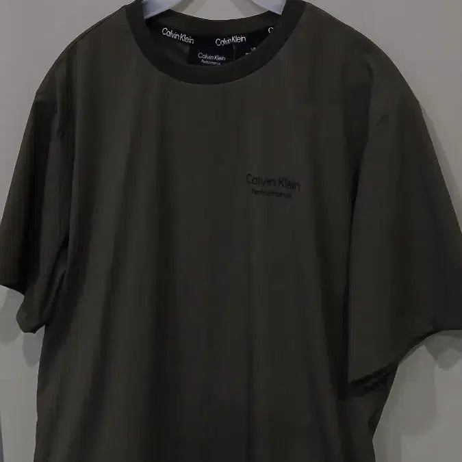 [BUNJANG] Calvin Klein Performance T-Shirt Olive S/P Cotton Blend / 캘빈클라인 퍼포먼스 티셔츠S/P 올리브 바스락재질 상태좋음