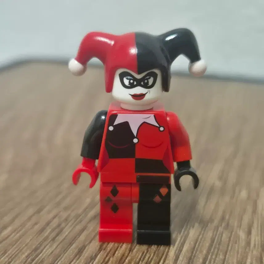 [BUNJANG] LEGO Harley Quinn Minifigure / 레고 할리퀸 미니피규어