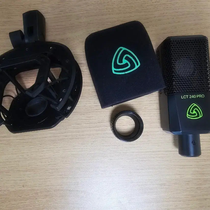 [BUNJANG] Lewitt LCT 240 PRO Condenser Microphone with Shock Mount and Pop Filter Set / Lewitt LCT 240 PRO 마이크 + 쇼크마운트, 팝필터