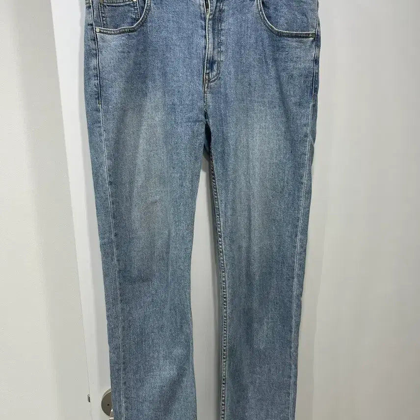 [BUNJANG] DKNY Light Wash Slim Straight Fit Denim Jeans / [34] DKNY 연청 데님