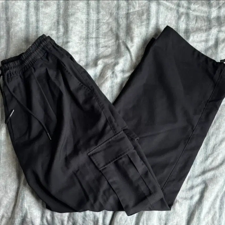 [BUNJANG] Black Cargo Jogger Pants / 블랙 카고 조거 팬츠