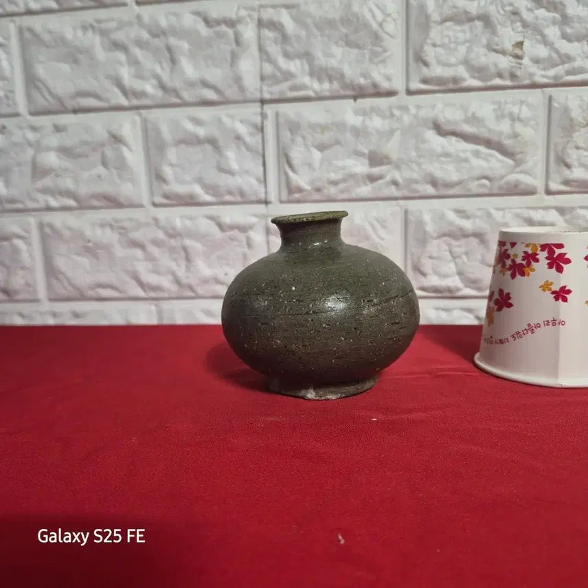[BUNJANG] Buncheong Ware Celadon Vase / 분청자 도자기 유병