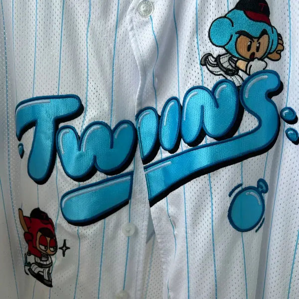 [BUNJANG] LG Twins Kuai Collaboration Signed Embroidered Baseball Jersey Goo Bon-hyeok Size 105 / (네고가능)엘지트윈스 크아 콜라보 싸인자수 유니폼 구본혁 105 (설명란 참고)
