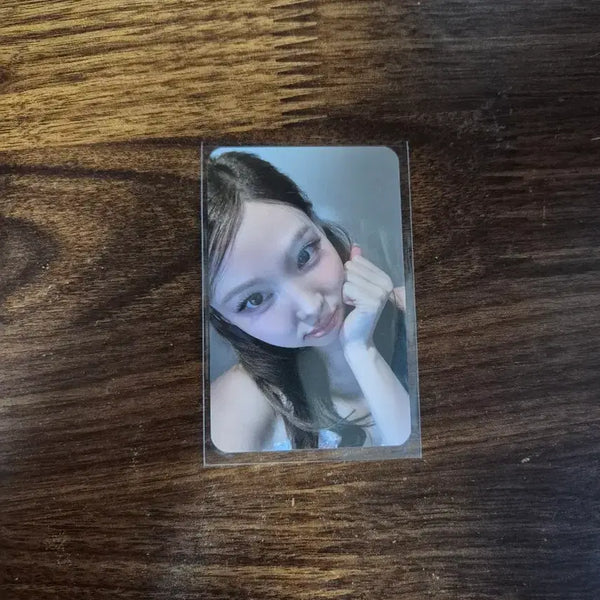 [BUNJANG] TWICE Popup Store Nayeon 40,000 KRW Special Edition Photocard / 트와이스 팝업 4만원특전포카 나연 네고가능