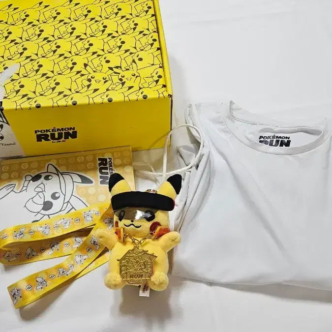 [BUNJANG] Pokemon Run Jeju Limited Edition Pikachu Plush Keychain & T-shirt Set / 포켓몬런 제주 금메달 피카츄 인형 키링