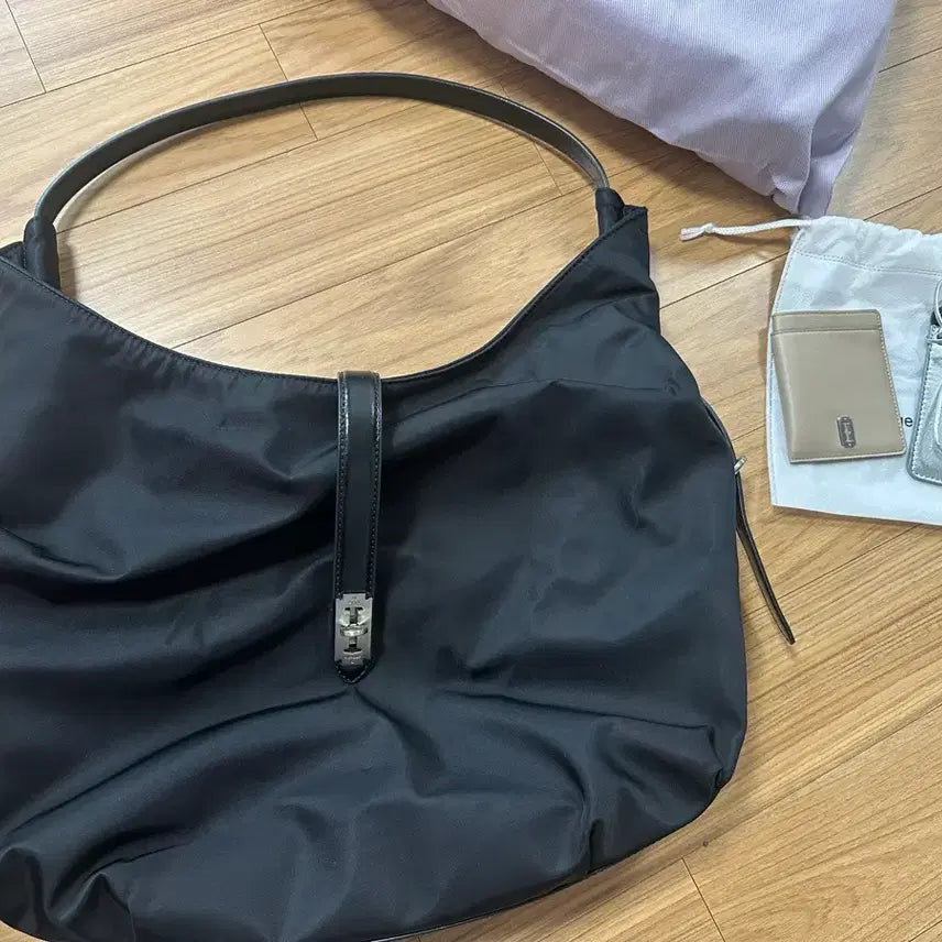 [BUNJANG] Vunque Heacity Hobo Bag M Black / 분크 헤이시티 호보백m