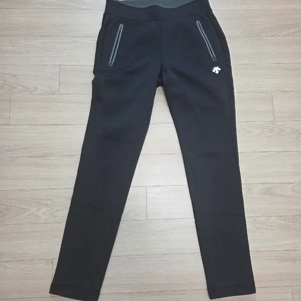 [BUNJANG] Descente Training Jogger Pants Black / 데상트 트레이닝 바지 검정