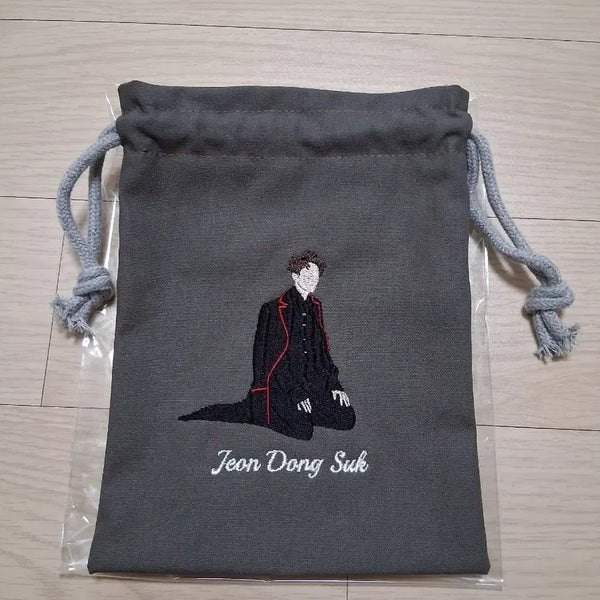 [BUNJANG] Musical Dracula Dongseok Actor Embroidered Pouch / 뮤지컬 드라큘라 전동석 배우님 비공굿 자수 파우치 새상품 판매