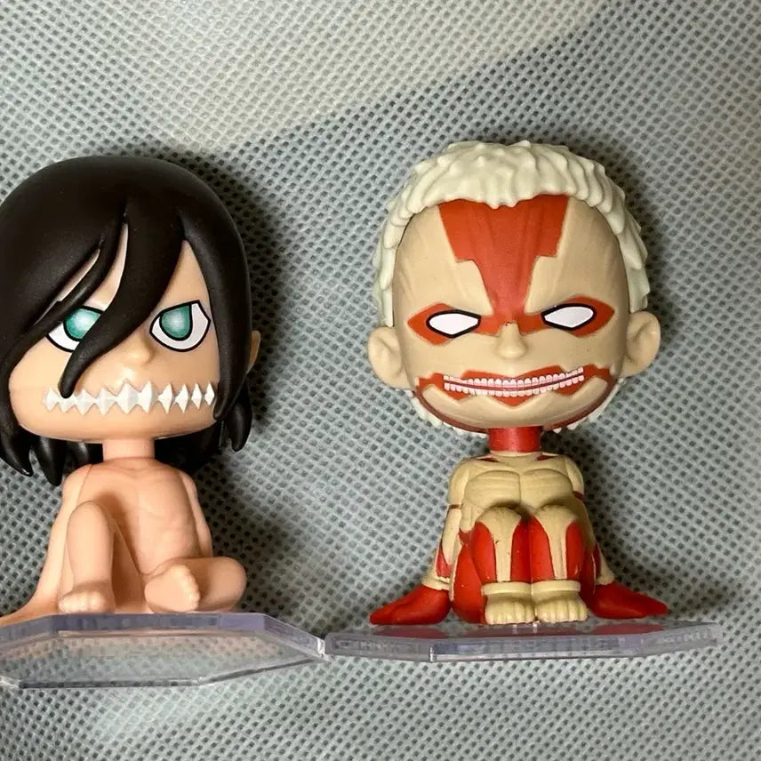 [BUNJANG] Attack on Titan Eren Titan & Armored Titan Bundle Set / 진격의거인 진격거 버블히어로 에렌거인 & 갑옷거인 일괄