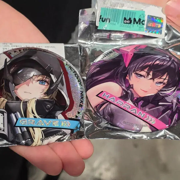 [BUNJANG] NICE Holo Can Badge Grave Haran Ver.4 / 니케 홀로그램 캔배지 그레이브 하란 ver.4 교환판매