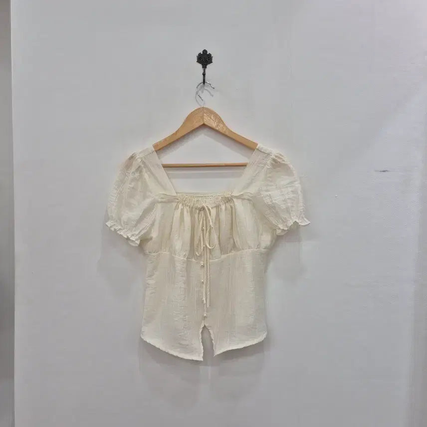 [BUNJANG] Puff Sleeve Square Neck Blouse - Ivory / 퍼프 소매 스퀘어넥 블라우스 아이보리