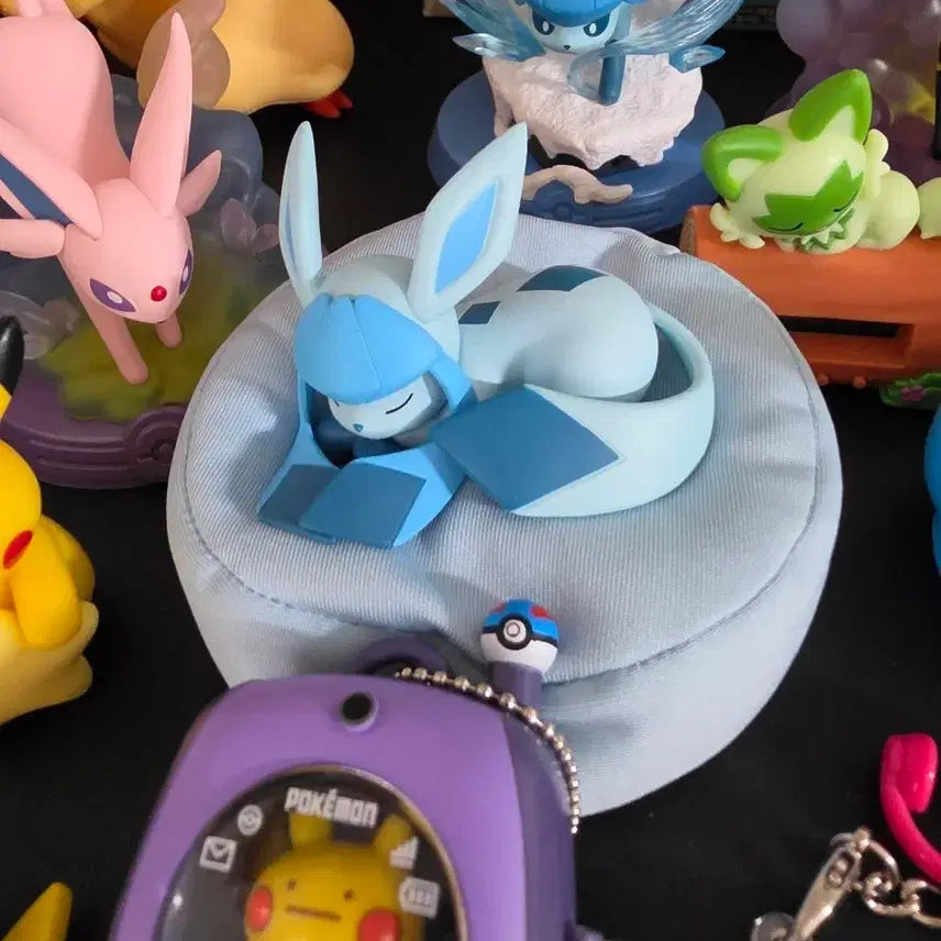 [BUNJANG] Pokemon Glaceon Sleeping Figure (Sealed) / 포켓몬 피규어 글레이시아 잠자는 글레이시아 미개봉