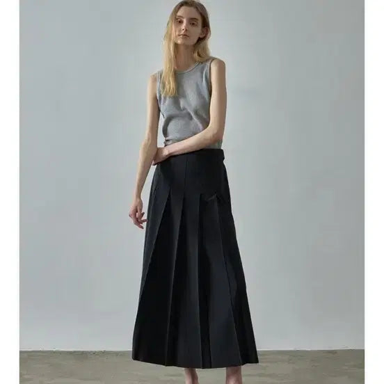 [BUNJANG] Facade Pattern Pleats Long Skirt S (New) / 파사드패턴 플리츠 롱 스커트 S (새상품)