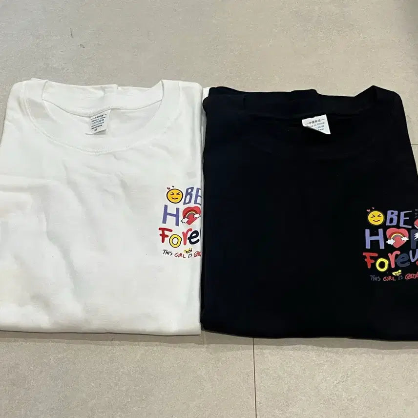 [BUNJANG] Lettering & Emoji Print Short Sleeve T-Shirt (White/Black) / 반팔티 화이트/블랙